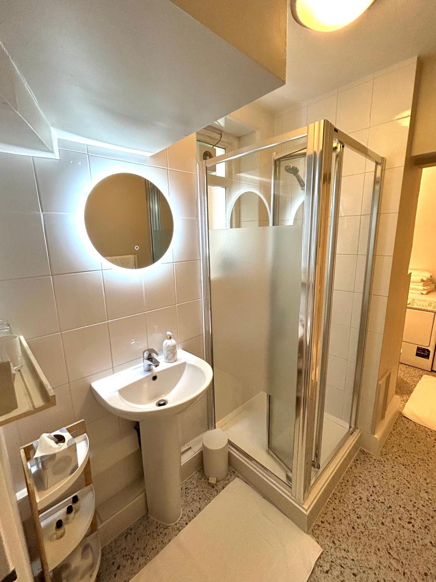 Spacious Comfortable Flat With Free Parking In East Finchley, Muswell Hill & Close To Alexandra Palace Londra Esterno foto