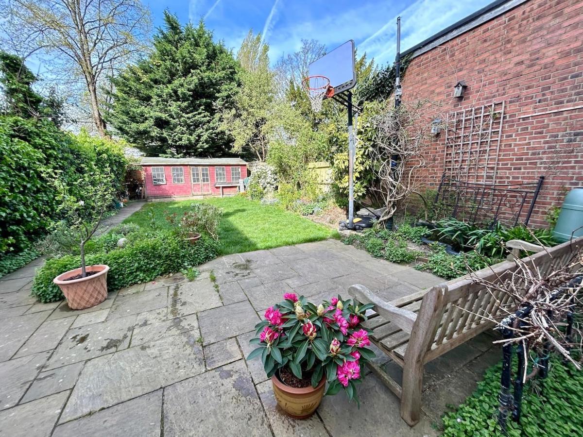 Spacious Comfortable Flat With Free Parking In East Finchley, Muswell Hill & Close To Alexandra Palace Londra Esterno foto